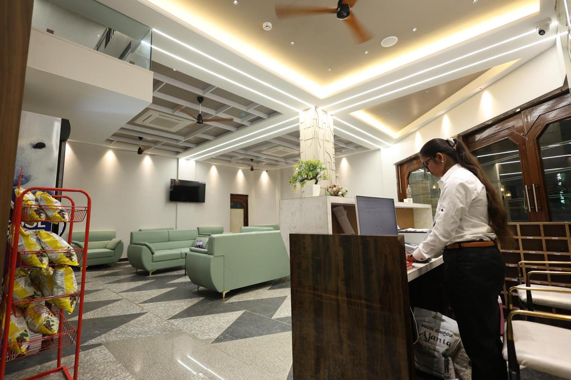 Hotel Statusinn, Ichalkaranji Eksteriør bilde